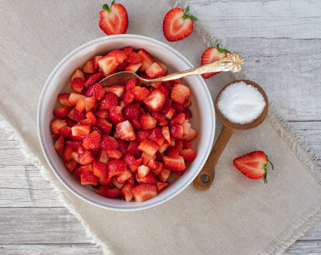 How Many Strawberries in a Serving? (Helpful Table)