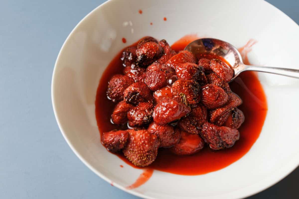 Lightly roasted strawberries in sauce